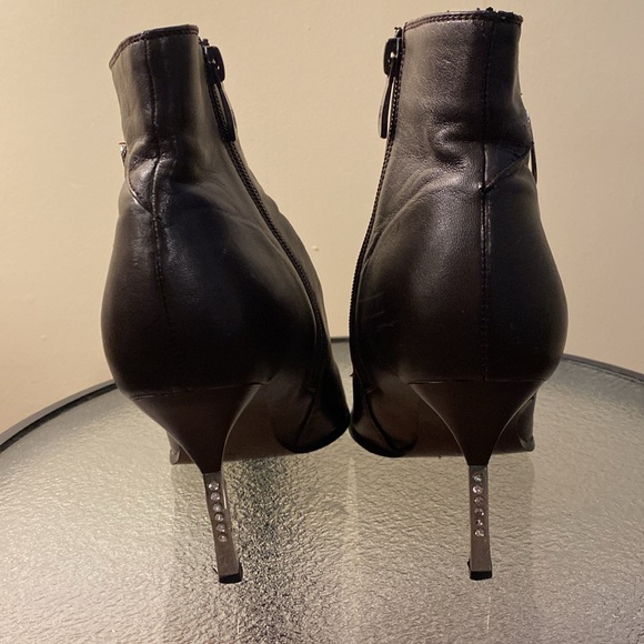 Stylish dress boots! Great with a wide leg pant, jeans or skirts. - Picture 2 of 4